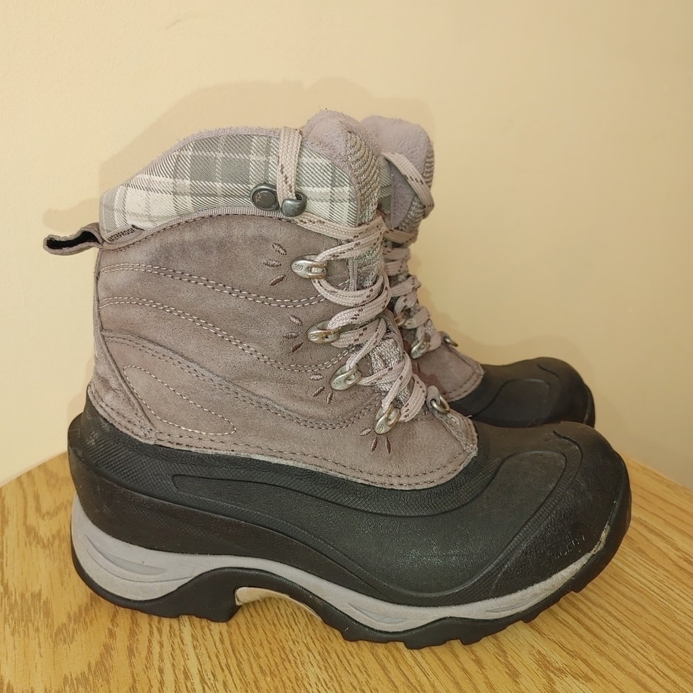 The North face Kids youth girls winter snow boots size 4